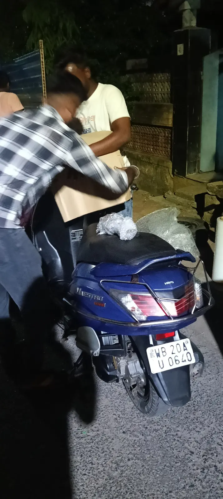 Final scooter wrapping before transport